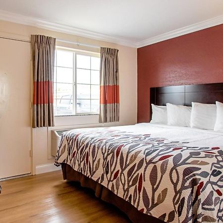 Red Roof Inn & Suites Monterey Ngoại thất bức ảnh