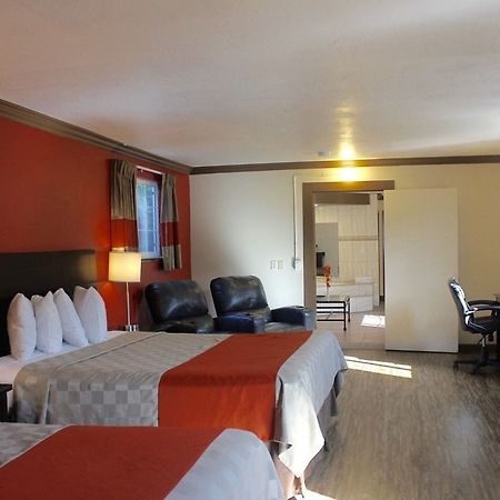 Red Roof Inn & Suites Monterey Ngoại thất bức ảnh