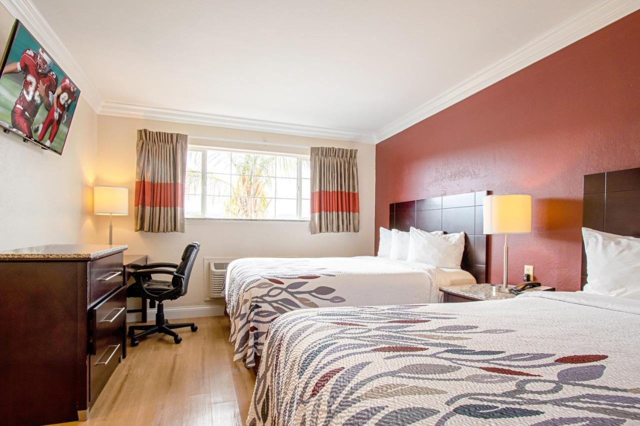 Red Roof Inn & Suites Monterey Ngoại thất bức ảnh