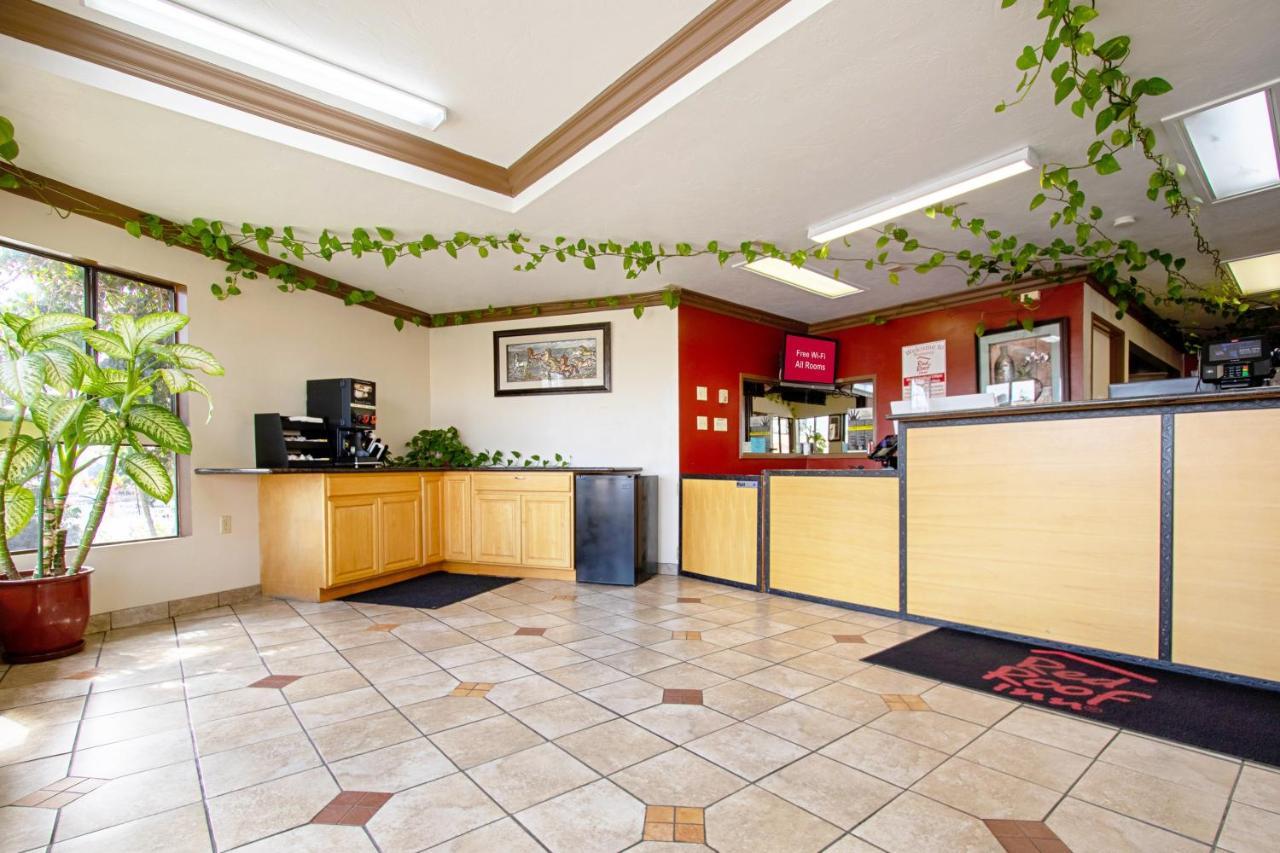 Red Roof Inn & Suites Monterey Ngoại thất bức ảnh