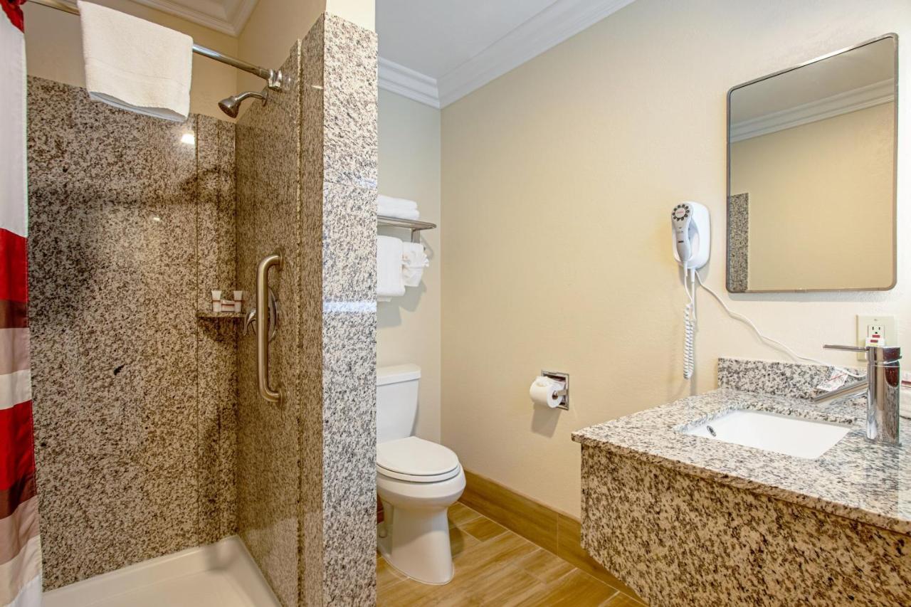 Red Roof Inn & Suites Monterey Ngoại thất bức ảnh