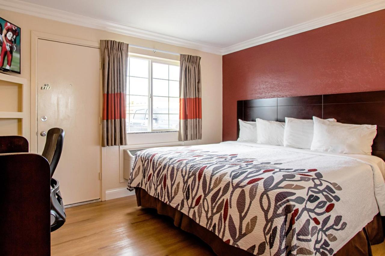 Red Roof Inn & Suites Monterey Ngoại thất bức ảnh