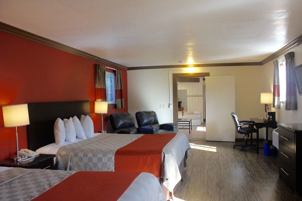 Red Roof Inn & Suites Monterey Ngoại thất bức ảnh
