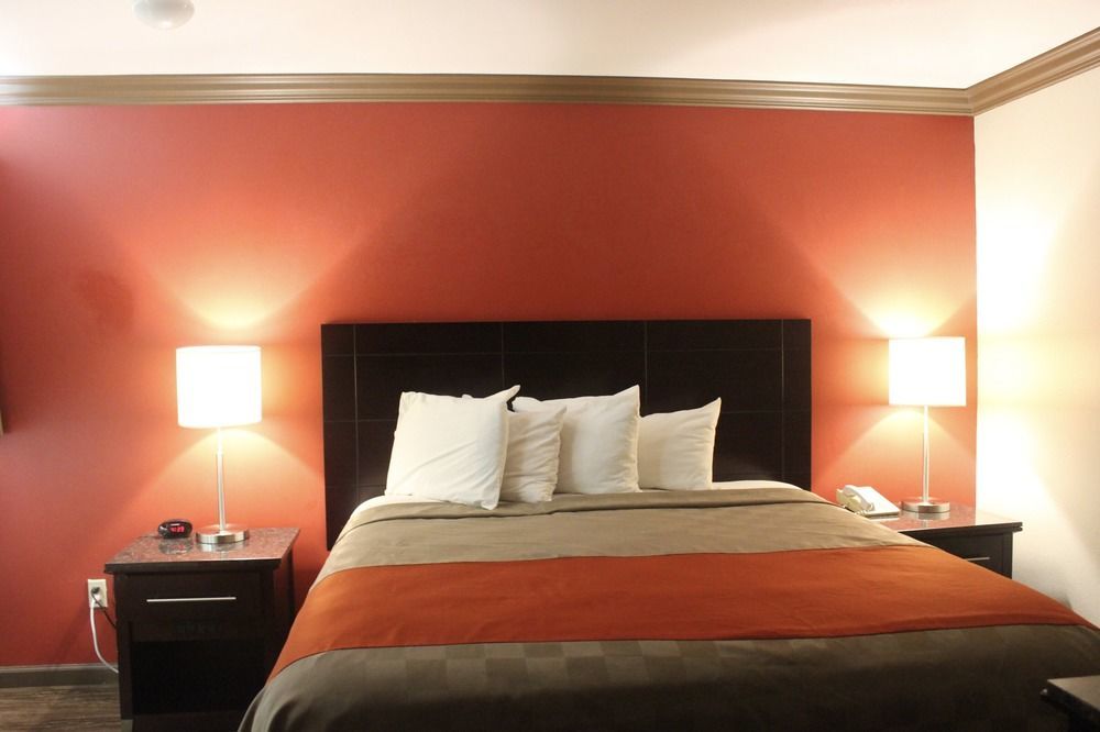 Red Roof Inn & Suites Monterey Ngoại thất bức ảnh