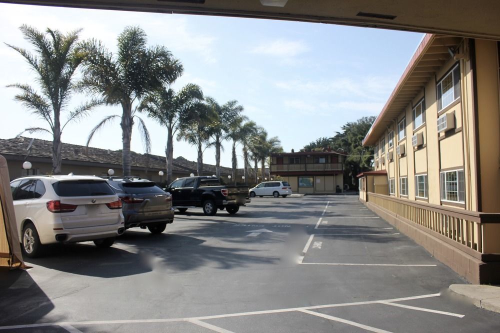 Red Roof Inn & Suites Monterey Ngoại thất bức ảnh