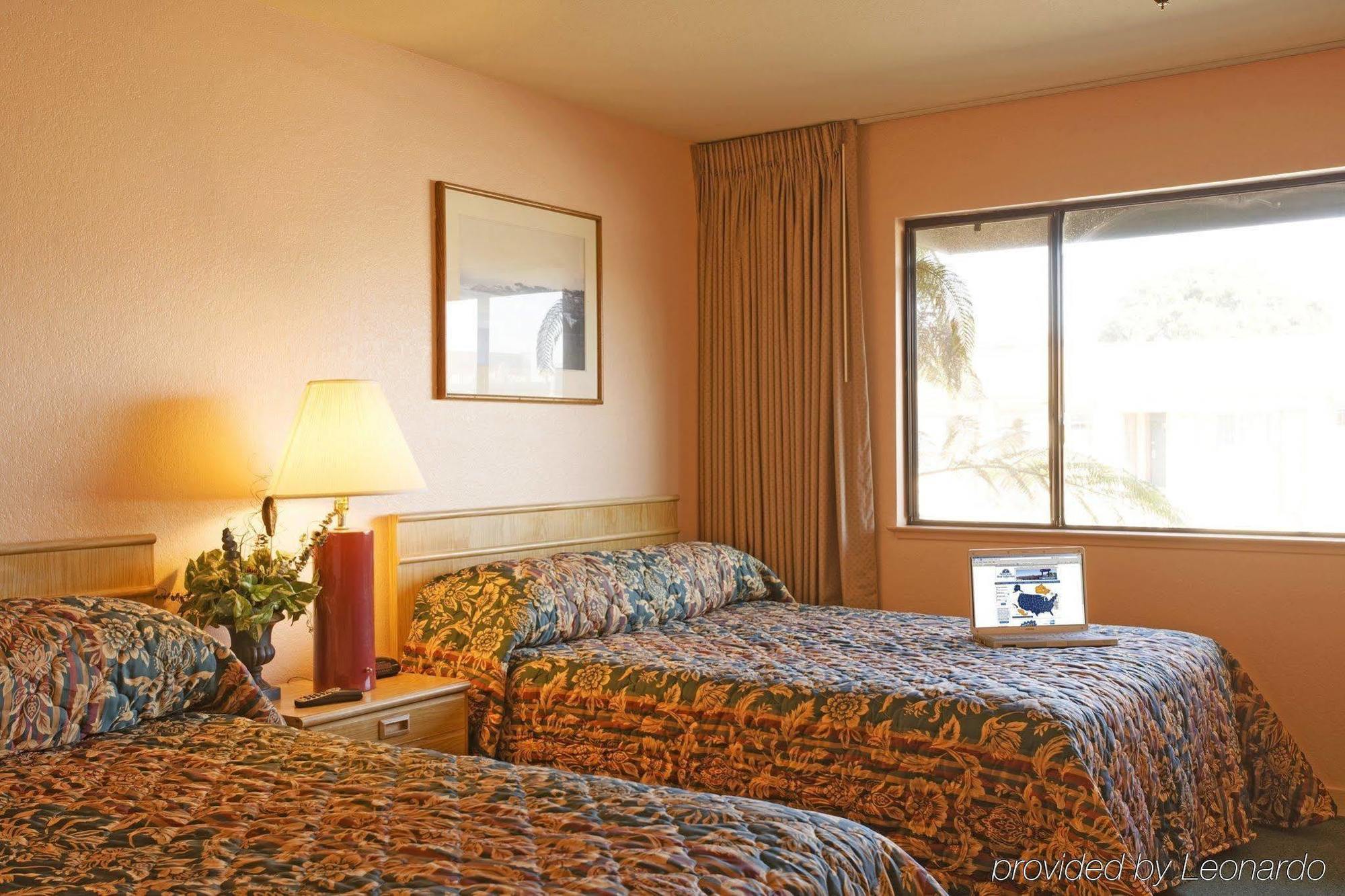 Red Roof Inn & Suites Monterey Phòng bức ảnh